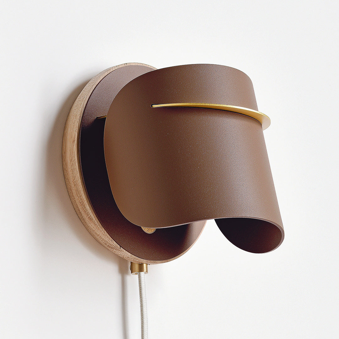 PISTIL WALL LIGHT