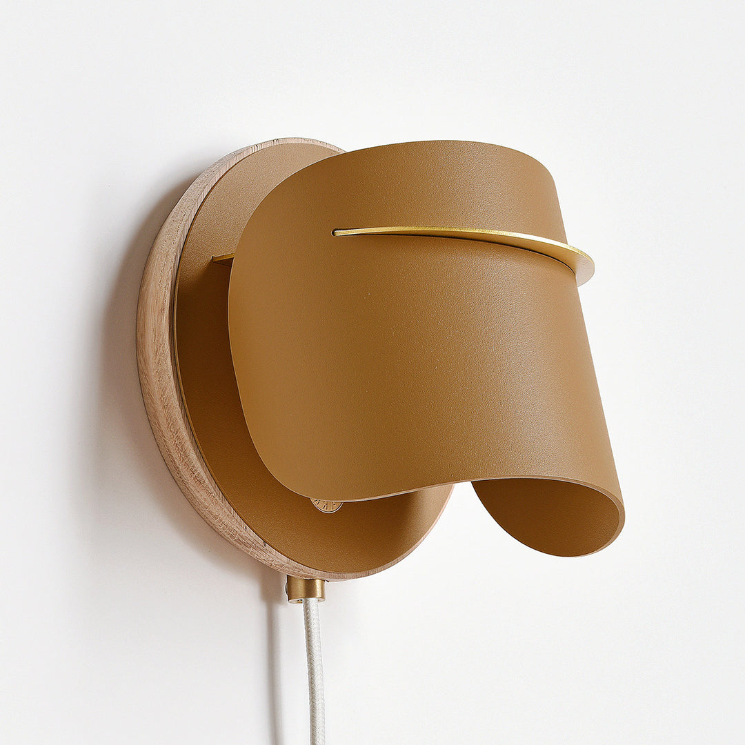 PISTIL WALL LIGHT