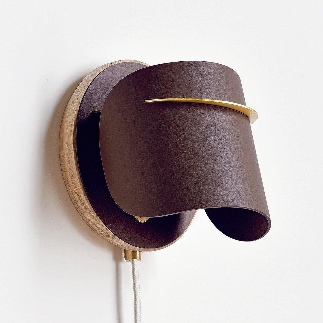 PISTIL WALL LIGHT