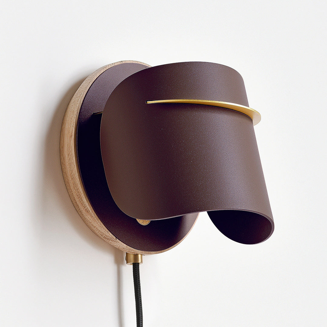 PISTIL WALL LIGHT