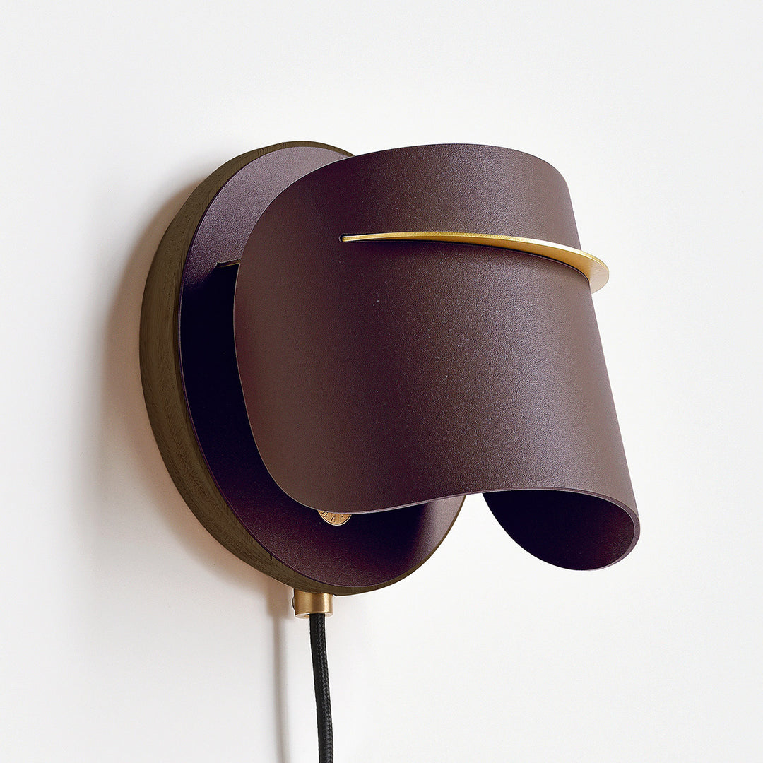 PISTIL WALL LIGHT