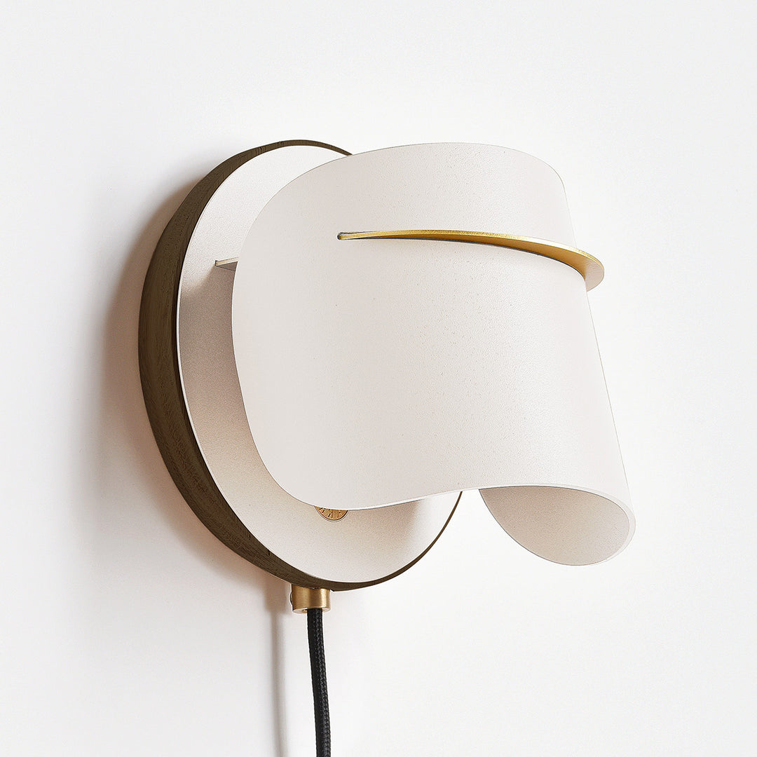 PISTIL WALL LIGHT