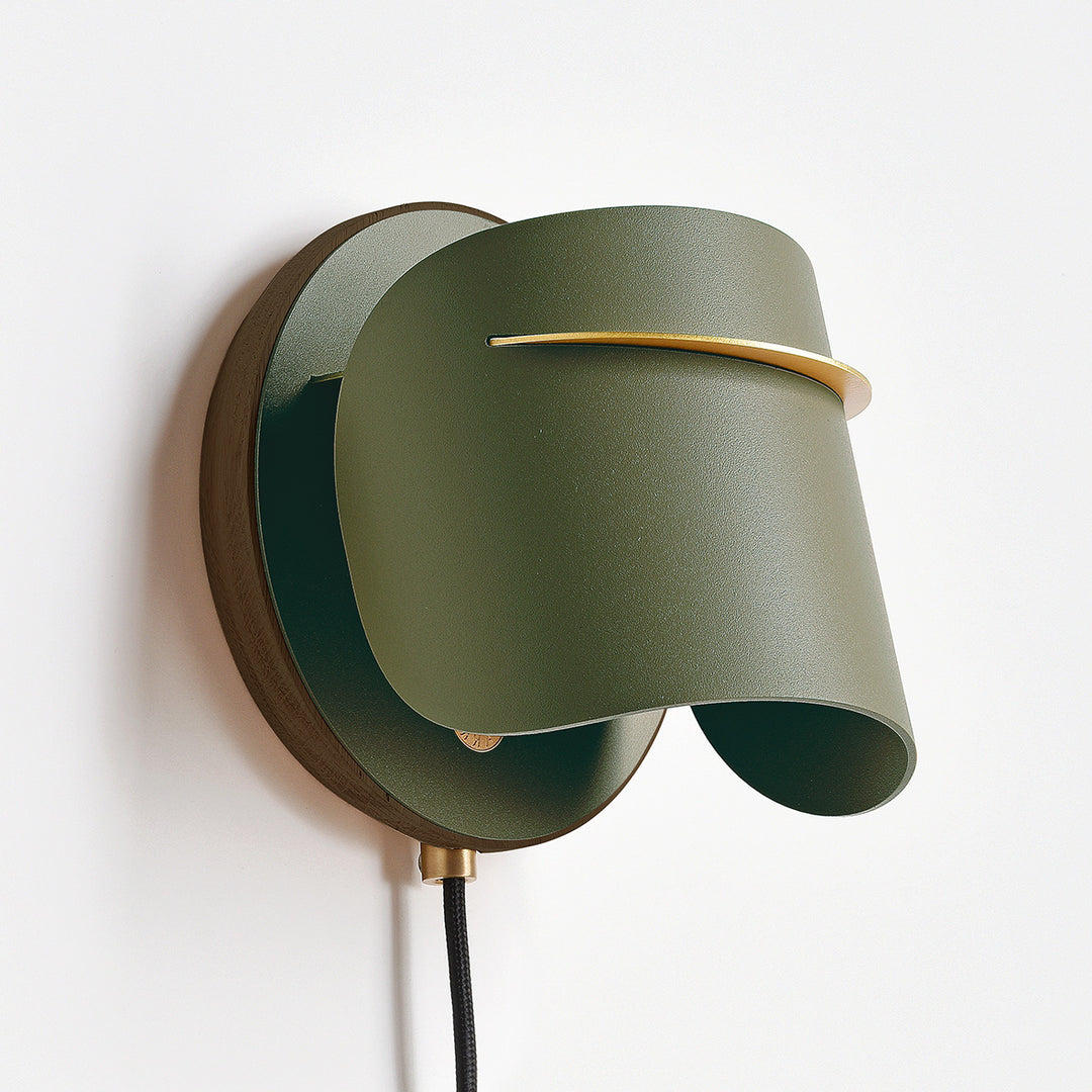 PISTIL WALL LIGHT