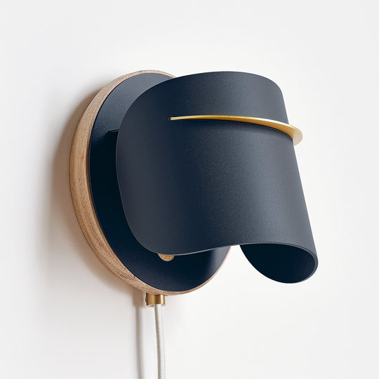 PISTIL WALL LIGHT
