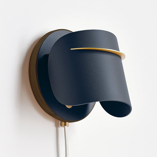 PISTIL WALL LIGHT