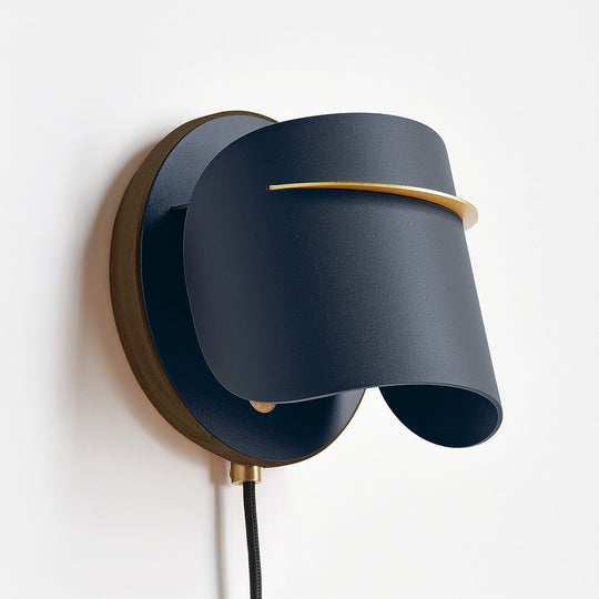 PISTIL WALL LIGHT